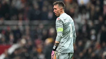 Muslera'dan yeni sözleşme için "bekleyin" mesajı