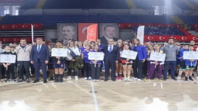 Okul Sporları müsabakaları İzmir’de başladı