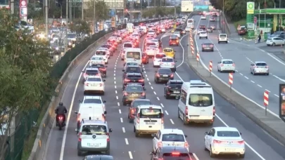 Okulların açılması, İstanbul’da trafiği de vurdu: Yoğunluk yüzde 76’ya çıktı