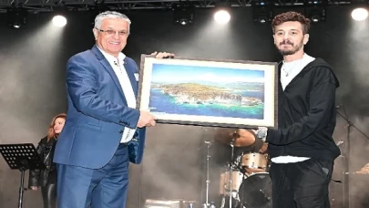 Rock grubu Kolpa Kemer’de konser verdi