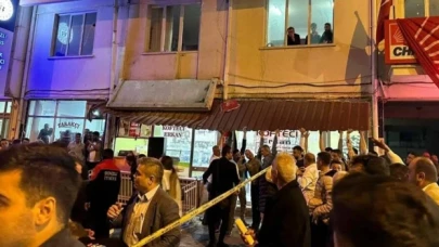 CHP ilçe başkanlığında seçim kutlamasında balkon çöktü: 1'i ağır, 4 yaralı