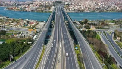 İstanbul'da yerel seçim trafiğe yaradı: Yollar boş kaldı