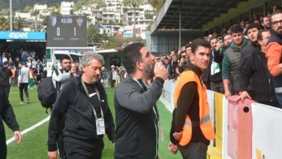 "Seçil Erzan" sloganlarını duyan Arda Turan taraftara küfür etti