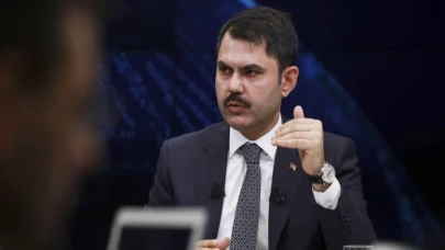 Sözlü gaflarıyla gündemden düşmeyen Murat Kurum'dan bu defa yazılı gaf