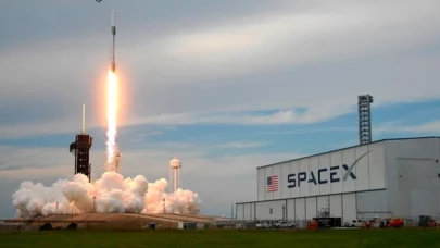 SpaceX, uzaya 22 Starlink uydusu fırlattı