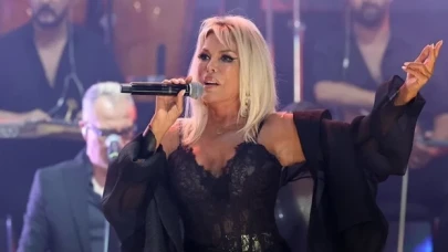 Ajda Pekkan Beşiktaş Tüpraş Stadyumu'nda konser verecek