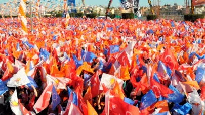 Akit yazarlarından AK Parti'ye CHP’ye benzedi eleştirisi: Müslümanlar ’süslüman’ oldu