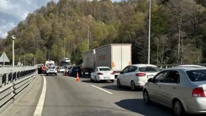 Bayram tatilinin ilk 2 günündeki trafik kazalarında 12 kişi öldü, 1966 kişi yaralandı