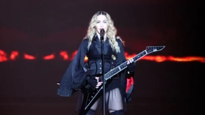 Madonna'ya ikinci dava şoku! Sahneye yine geç çıktı