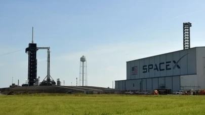 SpaceX, uzaya 23 Starlink uydusu fırlattı