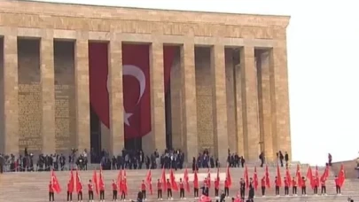 Anıtkabir’de 19 Mayıs töreni