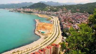 Giresun Valiliği, açık alanda alkol kullanımını yasakladı; sahiller, parklar, dere kenarları, hatta araç içinde bile içilemeyecek