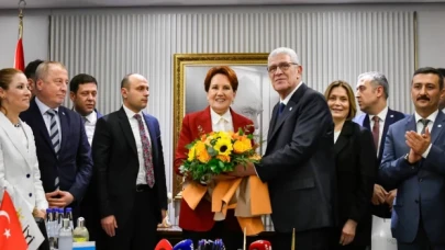 İYİ Parti'de Müsavat Dervişoğlu dönemi: Akşener'den görevi resmen devraldı