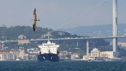 Bakan Uraloğlu "1 Temmuz'dan itibaren geçerli" diyerek açıkladı: Boğazlardaki gemi geçiş ücretine zam