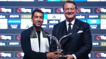 Beşiktaş'ta Giovanni van Bronckhorst dönemi resmen başladı