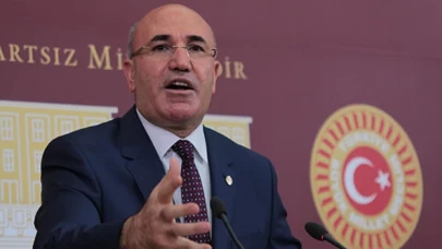 CHP'den Hakkari Belediyesi'ne kayyım kararına ilk tepki: Erdoğan'ın "normalleşme" söylemi, bakanlar eliyle baltalanıyor