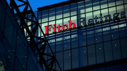 Fitch bu yıla dair küresel ekonomik büyüme tahminini yükseltti