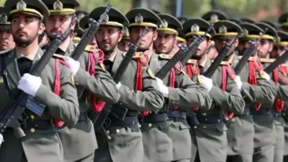 Kanada, İran Devrim Muhafızları'nı 'terör örgütü' ilan etti