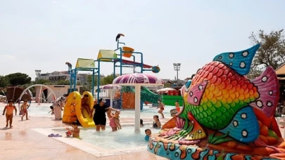 Aydın Büyükşehir Belediyesi tarafından Aydın’a kazandırılan Tekstil Park içerisindeki aquapark bu yıl da çocukların akınına uğruyor