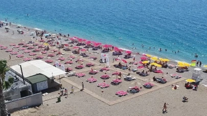 Büyükşehir Belediyesi’nin Konyaaltı Sahili’ndeki ikinci halk plajı hizmette