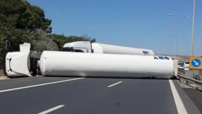 Çatalca’da gaz yüklü tankerin devrilmesi sonucu TEM Otoyolu trafiğe kapatıldı