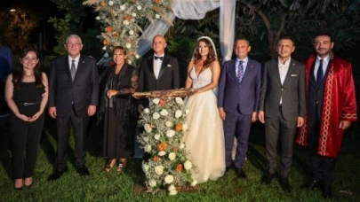 Gazeteci Serap Belovacıklı ile İYİ Parti İzmir Milletvekili Ümit Özlale evlendi, Özgür Özel nikah şahidi oldu