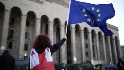 Gürcistan'ın AB'ye katılım süreci askıya alındı