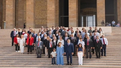 Onur Yiğit ve CHP Balçova Örgütü Anıtkabir’de