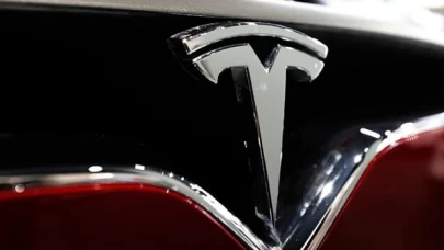 Tesla, 1,8 milyonun üzerinde aracını geri çağıracak