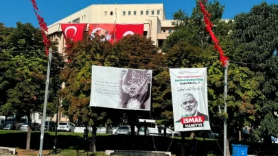 30 Ağustos'ta Gaziantep Demokrasi Meydanı'nda Atatürk değil Haniye posterleri asıldı!