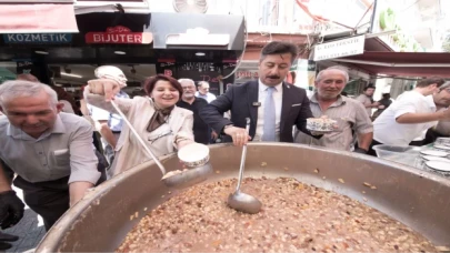 Aşure şenliğinde binlerce konuk ağırlandı