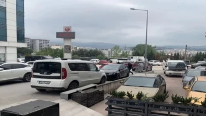 Bursa’da park halindeki araçlar ambulans ve itfaiyelere engel oluyor