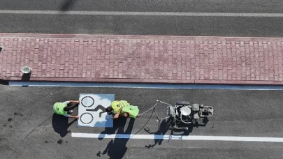 Büyükşehir, Bisiklet Şehri Konya’da Bisiklet Yollarına Bakım ve Boya Çalışması Yapıyor