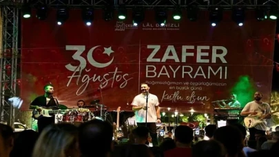 Çeşme’de 30 Ağustos coşkusu  Başkan Denizli; “Zaferimizin 102. yılını büyük bir gururla kutladık”