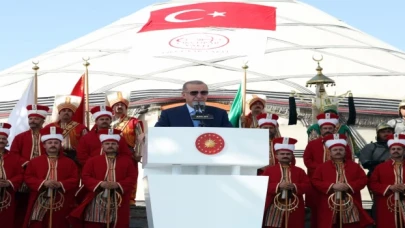 Cumhurbaşkanı Erdoğan Ahlat’tan seslendi... Bu toprakların emanetçisi değilk, asıl sahipleriyiz