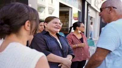 Didim Belediye Başkanı Hatice Gençay, ilçenin en işlek caddelerinden birisi olan Kurtuluş Caddesi’nde esnaf ve vatandaşlarla bir araya geldi.