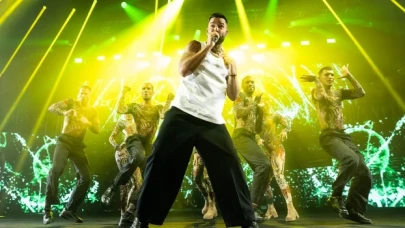 Dünyaca ünlü şarkıcı Ricky Martin Antalya'da konser verdi