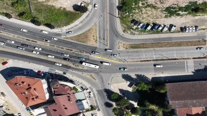 Düzce’de akıllı kavşak trafiğe yine çözüm olmadı!