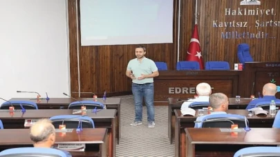 Edremit Belediyesi’nde hizmet içi eğitim programları sürüyor