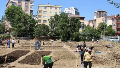 İBB, 2022 yılında başlattığı &apos;Halk Bostanları’ projesine devam ediyor