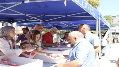 İzmit depremde hayatını kaybeden vatandaşları unutmadı