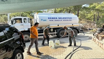 Kemer Belediyesi Tekirova’da su ulaşmayan yerlere su taşıyor