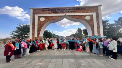 Mardinli  AK Kadınlar Malazgirt’te gövde gösterisinde bulundu 