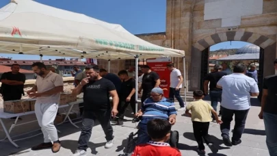 Nevşehirlilere Haniye onuruna gül suyu ve lokum