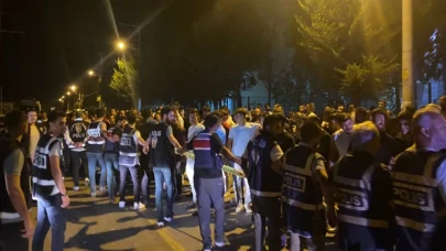 Sakarya’da yabancı uyruklu şahıs, bir kadını taciz ettiği iddiasıyla  şüpheli olarak gözaltına alındı