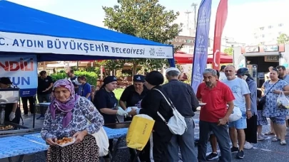 Aydın Büyükşehir Belediyesi, bu gece kutlanacak olan Mevlid Kandili nedeniyle Aydın’ın çeşitli noktalarında bulunan camilerde lokma hayrı gerçekleştirdi