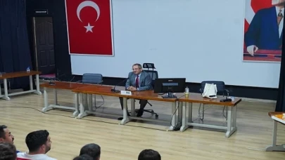 Ayvalık Belediye Başkanı Mesut Ergin, zabıta memurlarıyla bir araya geldi, zabıtaların haftalarını kutladı ve çalışmaları nedeniyle teşekkür etti