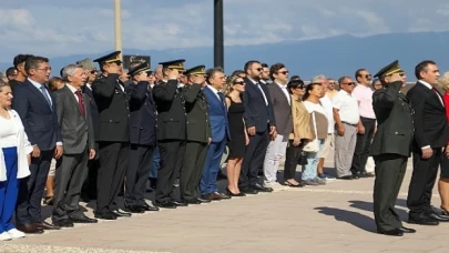 Burhaniye’nin 8 Eylül 1922’de düşman işgalinden kurtuluşunun 102. yılı düzenlenen törenlerle kutlandı