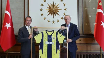 Cumhurbaşkanı Erdoğan, Fenerbahçe Başkanı Ali Koç'u makamında kabul etti