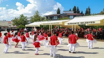 İlköğretim Haftası Burhaniye’de Düzenlenen Törenle Kutlandı